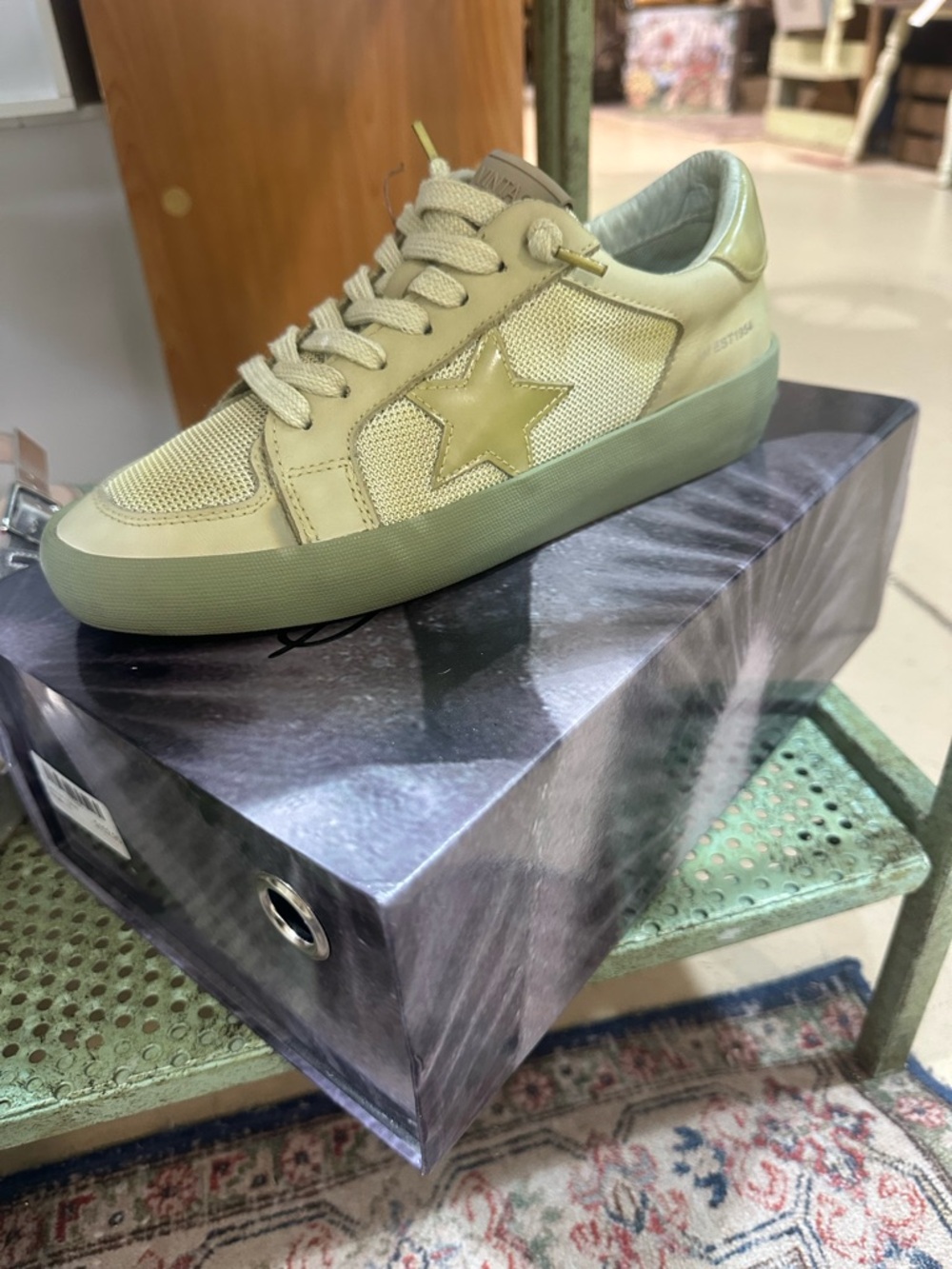 Vintage Havana Extra VH Olive Metallic Sneakers Size 8 With Box
